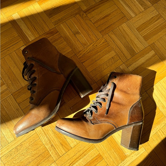 Lace-up brown leather booties - like new - 9cm high heel - Picture 8 of 9